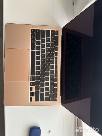 Macbook air m1 16 256