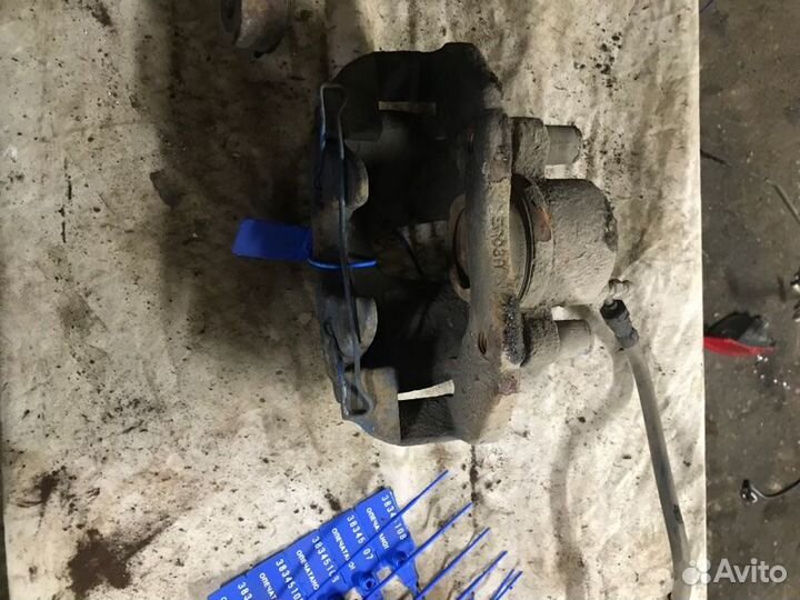 Суппорт передний правый Ford Ecosport 1.6 2016