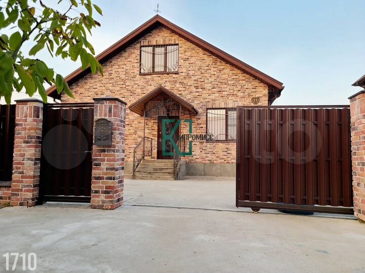 Дом 184,6 м² на участке 11,4 сот.