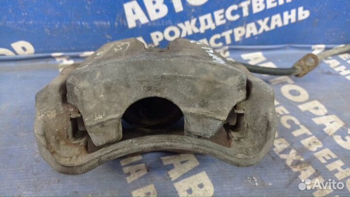 Передний левый суппорт Toyota Camry 30 седан