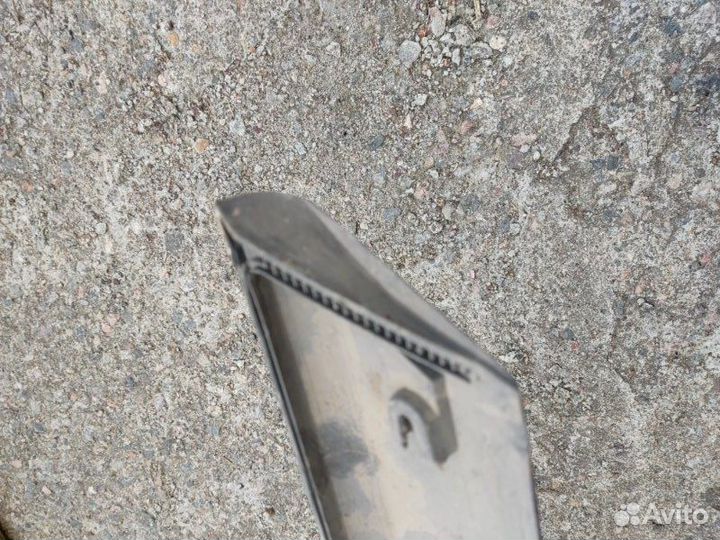 Молдинг двери задний правый Volkswagen Passat B3