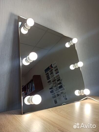 Зеркало с лампочками