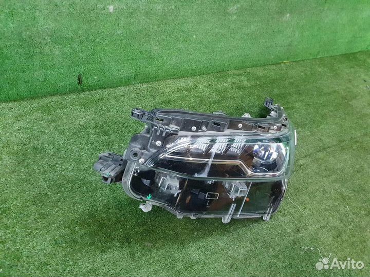 Фара левая Toyota Fortuner 2 (2020-н.в.) LED