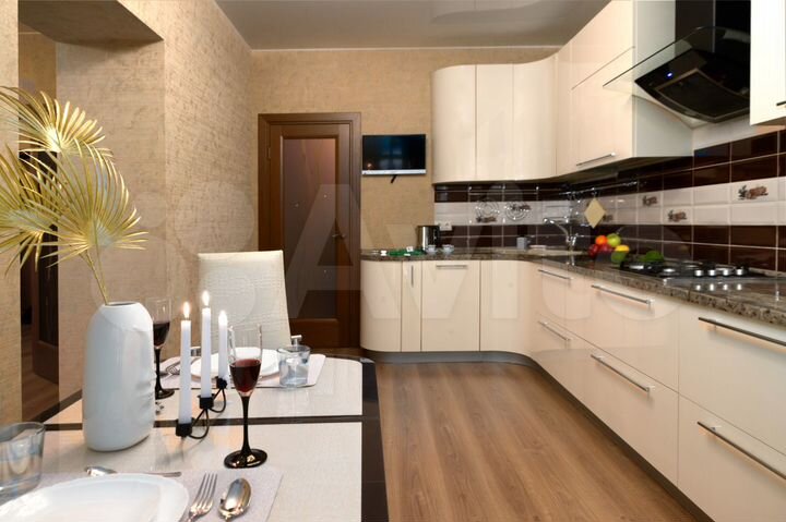 2-к. квартира, 82 м², 4/13 эт.