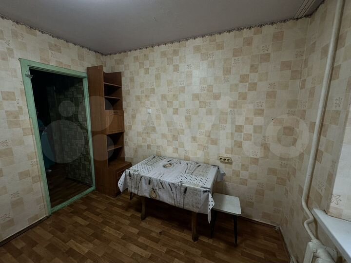 2-к. квартира, 52 м², 4/10 эт.
