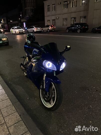 Yamaha r1