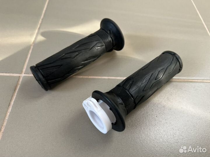Ручки грипсы руля Suzuki