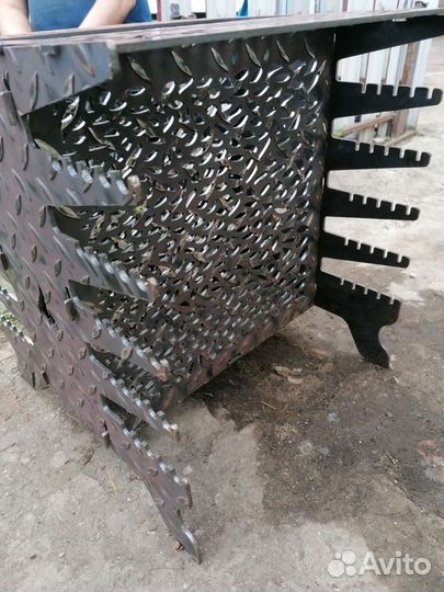 Мангал резной с подставкой под мангал