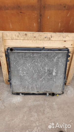 Радиатор охлаждения Toyota Land Cruiser 200