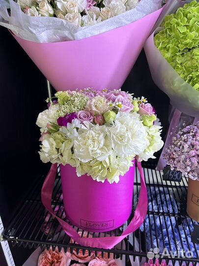 Букет в коробке с гортензией