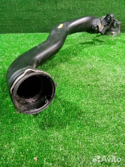 Патрубок интеркулера правый Volkswagen Golf 5 BLG