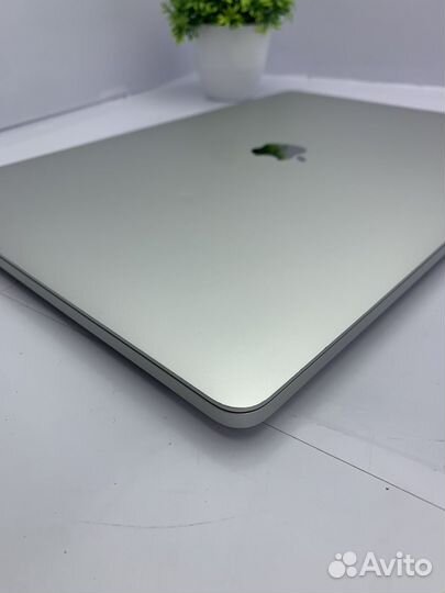 Apple MacBook Pro 15 2018 i7 16gb 256gb silver