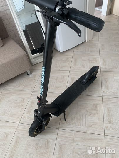 Продам электросамокат HiperTriumph T105