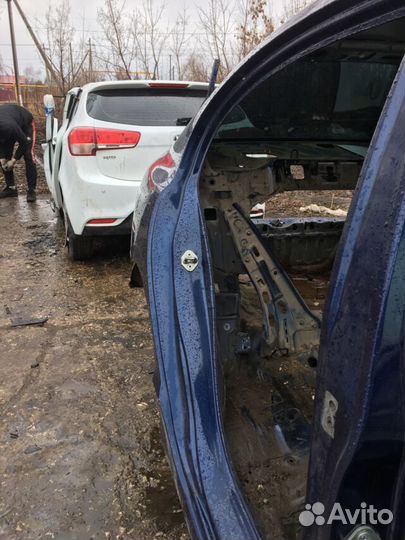 Крыло заднее четверть прав honda civic 8 4D 1.8 ат