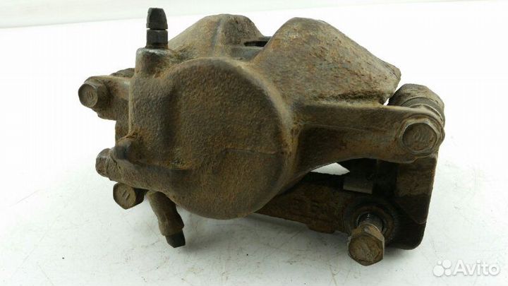 Суппорт передний правый Toyota Hiace LXH12 2LT