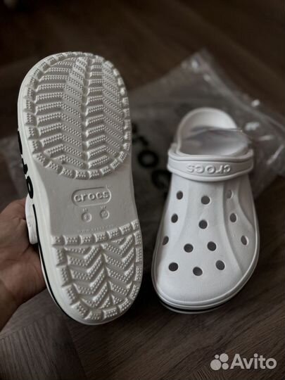 Crocs женские