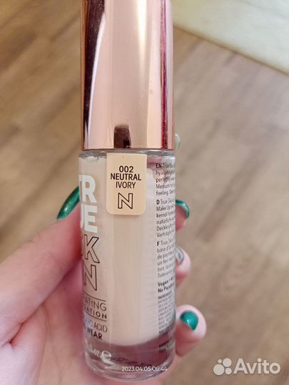 Тональный крем catrice