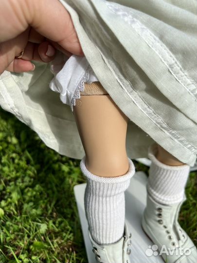 Коллекционная виниловая кукла