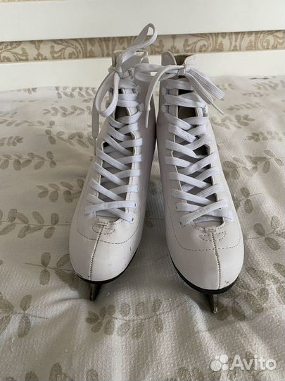 Коньки фигурные 39 размер