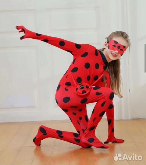 Костюм леди баг с игрушкой и талисманами