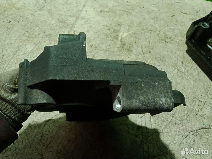 Крышка ремня грм для Renault Megane 3