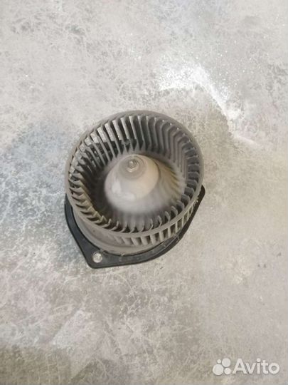 Вентилятор печки Mitsubishi Galant / Eclipse