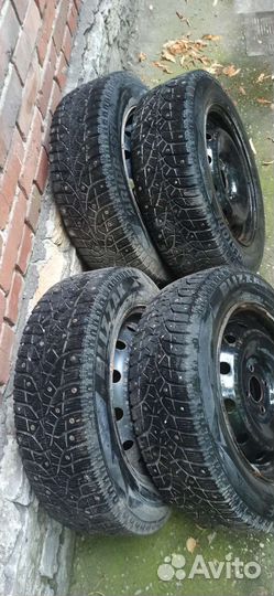 Bridgestone Blizzak Spike-02 185/65 R15 88T
