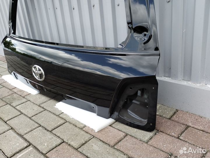 Крышка багажника Ленд Крузер 200 рестаил в идеале