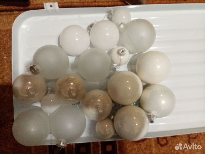 Елочные игрушки шары