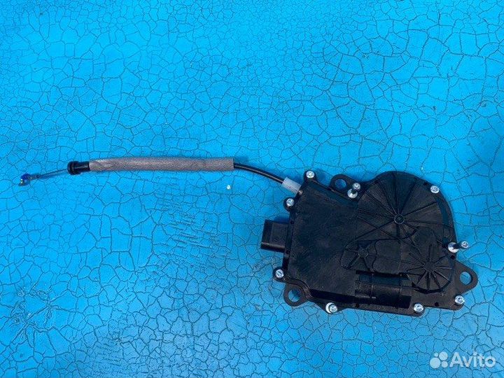 Привод замка багажника Land Rover Range Rover L405