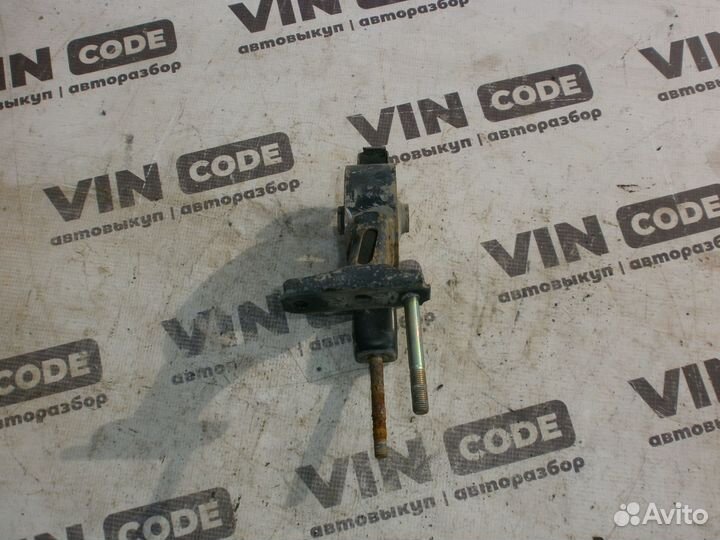 Опора двигателя Тойота Витц