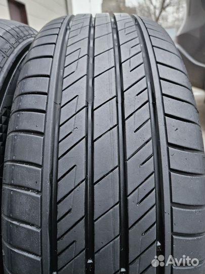 Kumho Solus HS63 215/60 R17 96H