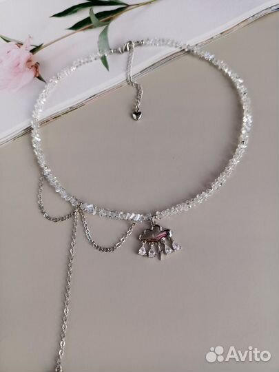Колье чокер из кристаллов с подвесками