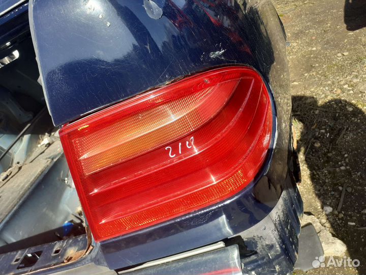 Правый фонарь Mercedes Benz W210