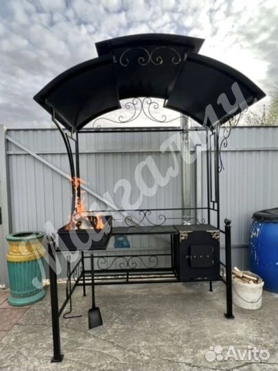 Мангал с крышей