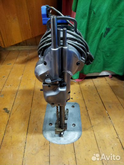 Вертикальный сабельный раскройный нож