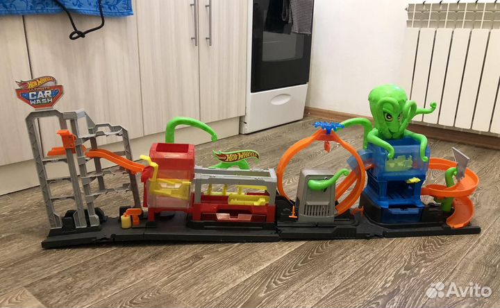 Монстр трак Hot Wheels