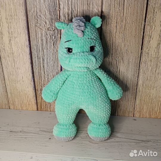 Вязаные изделия ручной работы