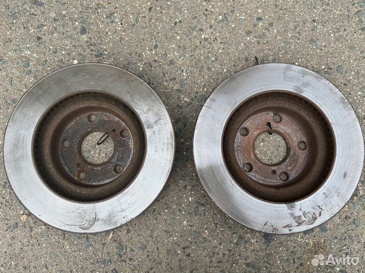 Тормозной диск передний Toyota Camry v40