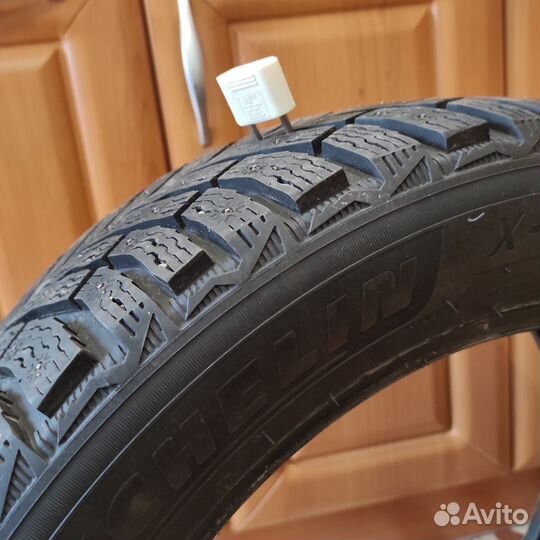 Michelin X-Ice North 4 215/55 R17 98T