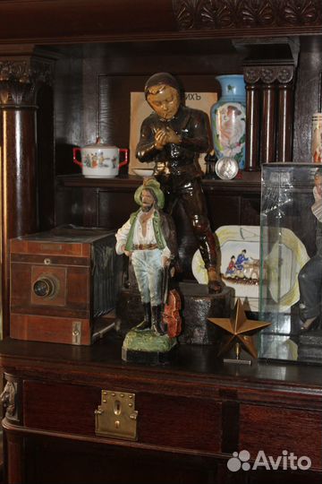 Большая старинная статуэтка,возраст 100 лет