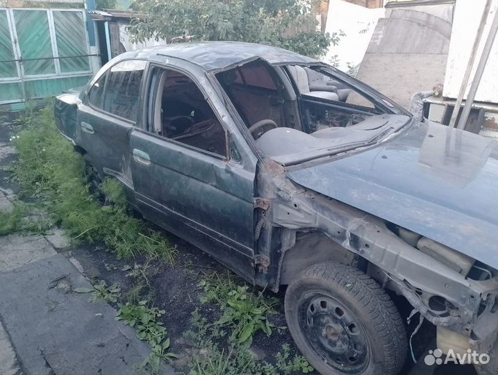 Nissan Sunny 1.5 AT, 2001, битый, 260 000 км