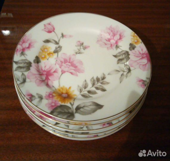 Тарелки.Молочники.Соковыжималка