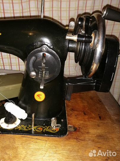 Швейная машинка Подольск на станине singer