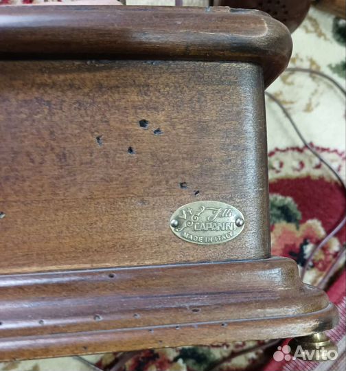 Старинные телефоны