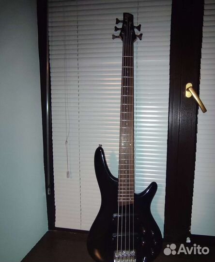 Бас гитара 5 струн ibanez