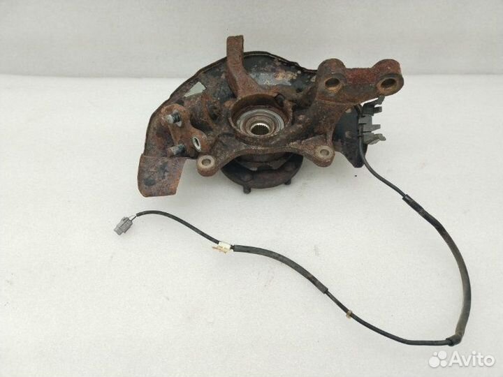 Кулак поворотный передний левый Toyota Camry XV30