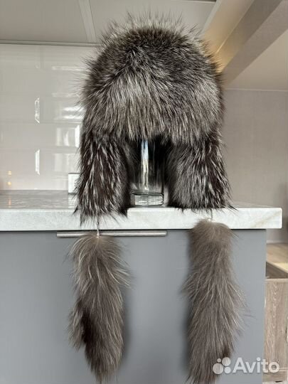 Шапка из натуральной чернобурки и нерпы