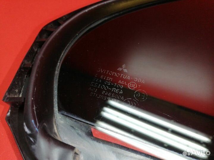 Стекло двери неопускное заднее правое Mitsubishi