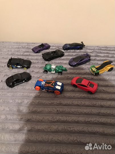 Машинки hotweels